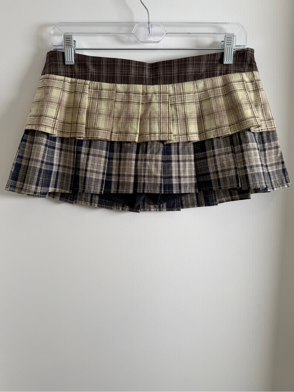 EDIKTED Mylie Mixed Plaid Mini Skort - Picture 4 of 6
